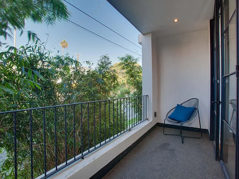 1254 N Las Palmas Ave #7 — Photo 6