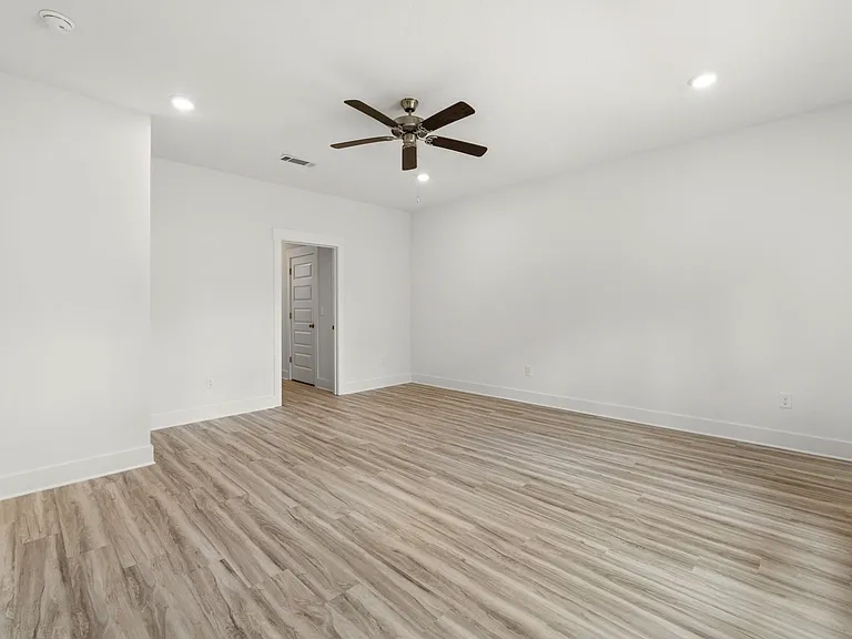127 Holley Grove Ln — Photo 21