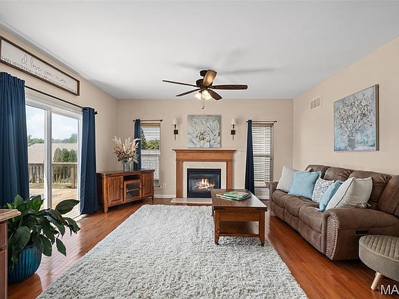 4th image of 17211 Windsor Crest Blvd