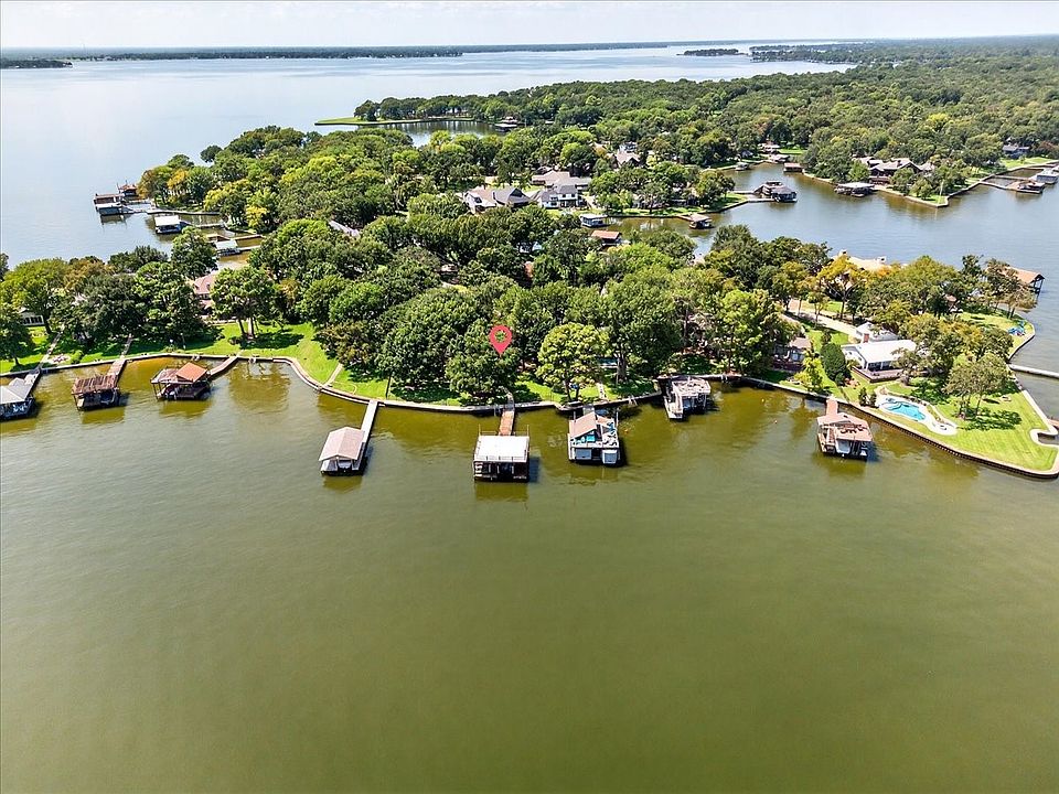 1st image of 108 Carribean Cir