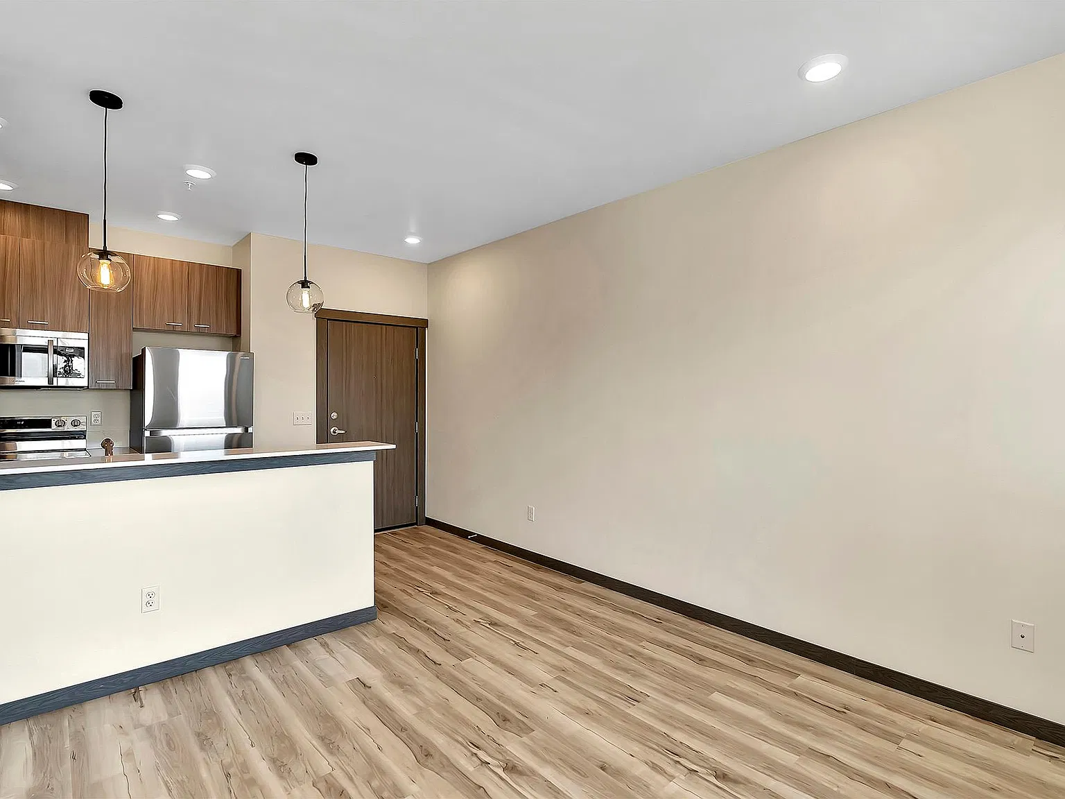 1 bed, 625 sqft, $1,600 — Photo 2