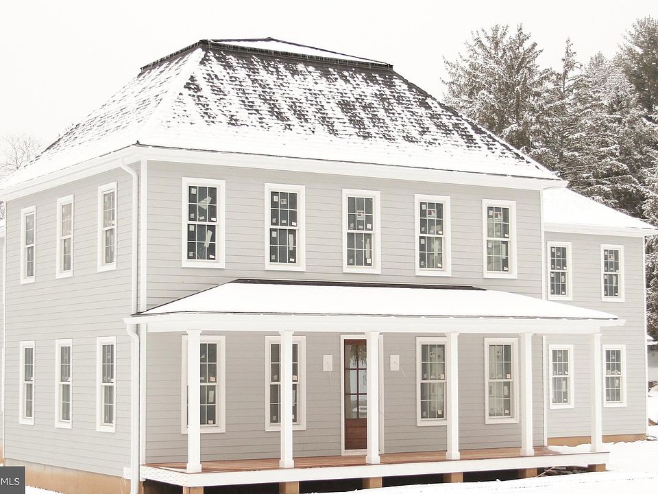 2nd image of 1900 Parker Hill Ln