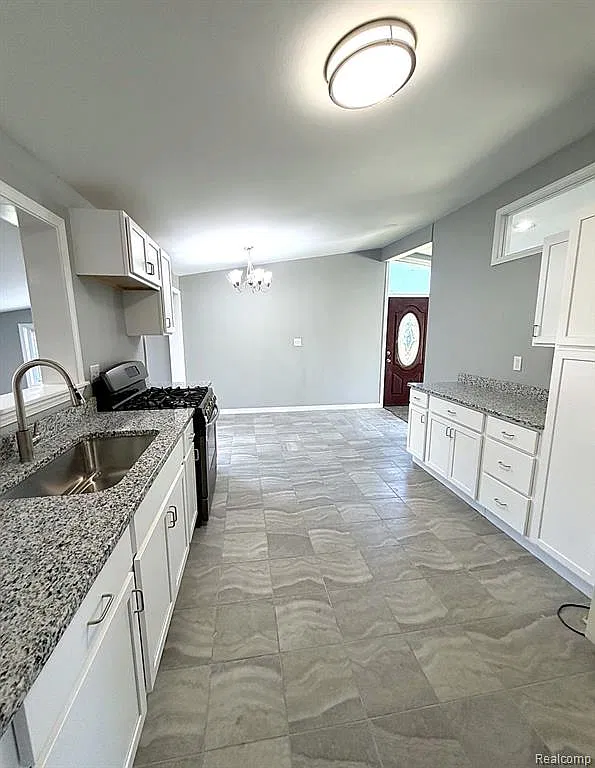 5 bed, 1931 sqft, $2,200 — Photo 2
