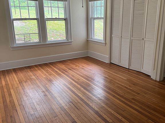 2nd image of 400 Stone Ridge Blvd