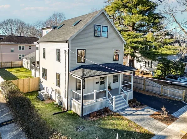 275 Park St, West Roxbury, MA 02132