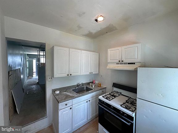 5th image of 2606 Cedar St