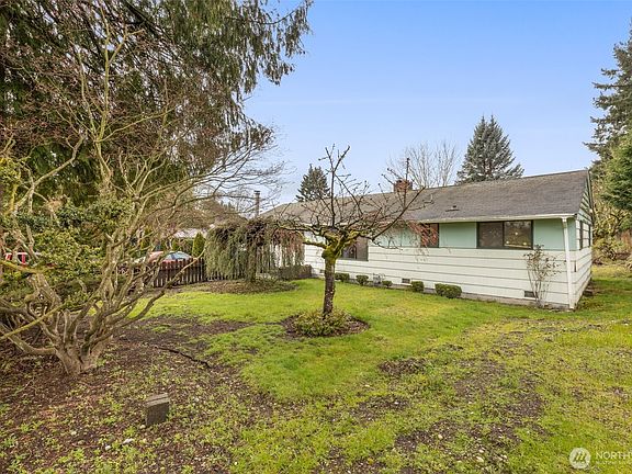 2nd image of 20401 25th Avenue NE