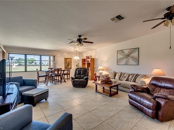 5th image of 2938 SW 7th Pl E #A