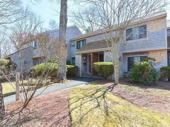 90 Town House Ter Unit 90, Hyannis, MA 02601
