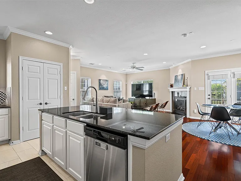 411 W Saint Elmo Rd #24 — Photo 7