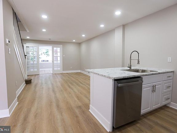 3rd image of 225 Wright Ave