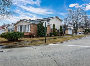 9236 Maple Ct, Morton Grove, IL 60053