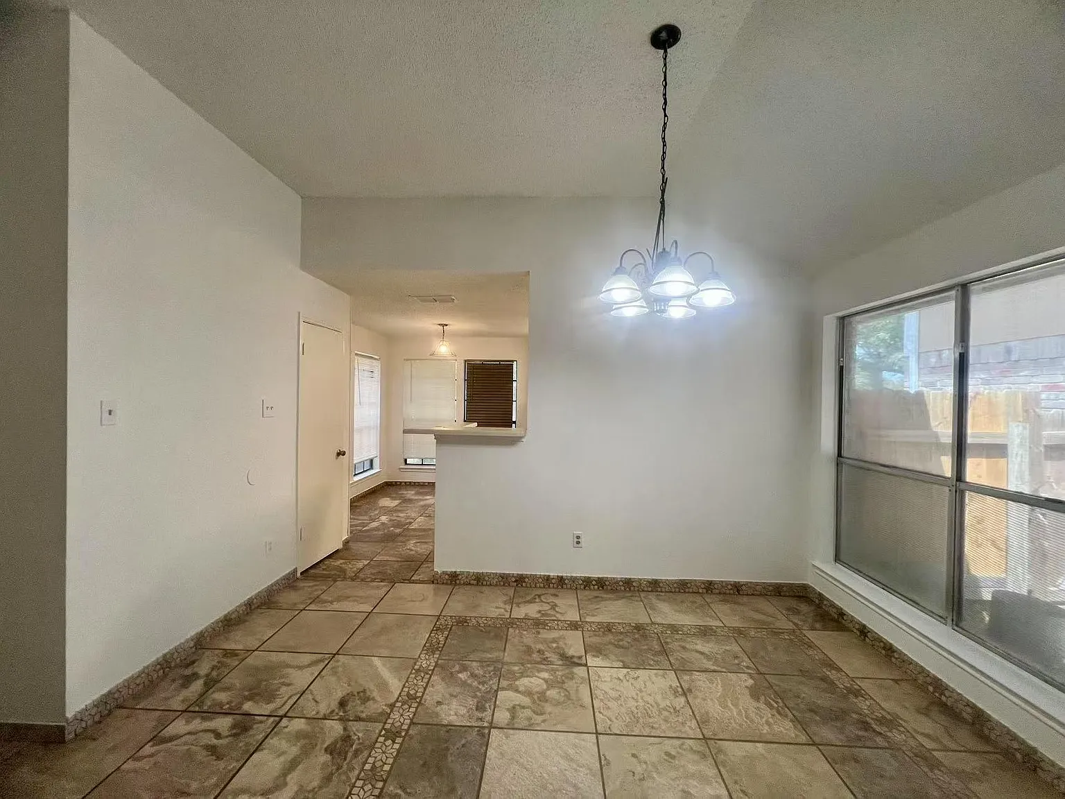 3 bed, 2.0 bath, 1519 sqft, $1,780 — Photo 4
