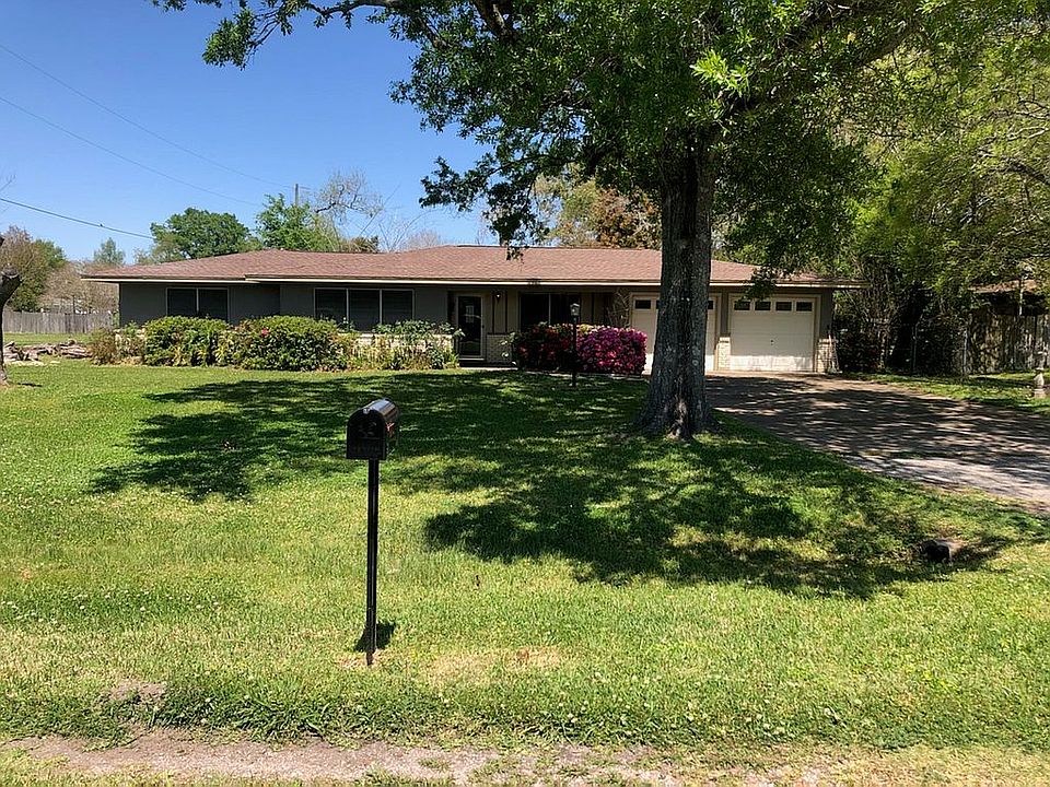 1st image of 3111 Russell Dr