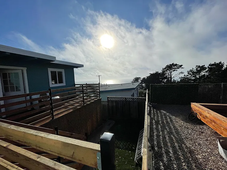 Manor Dr — Photo 28
