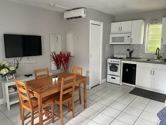 1st image of 90 Isle Of Venice Dr APT 2