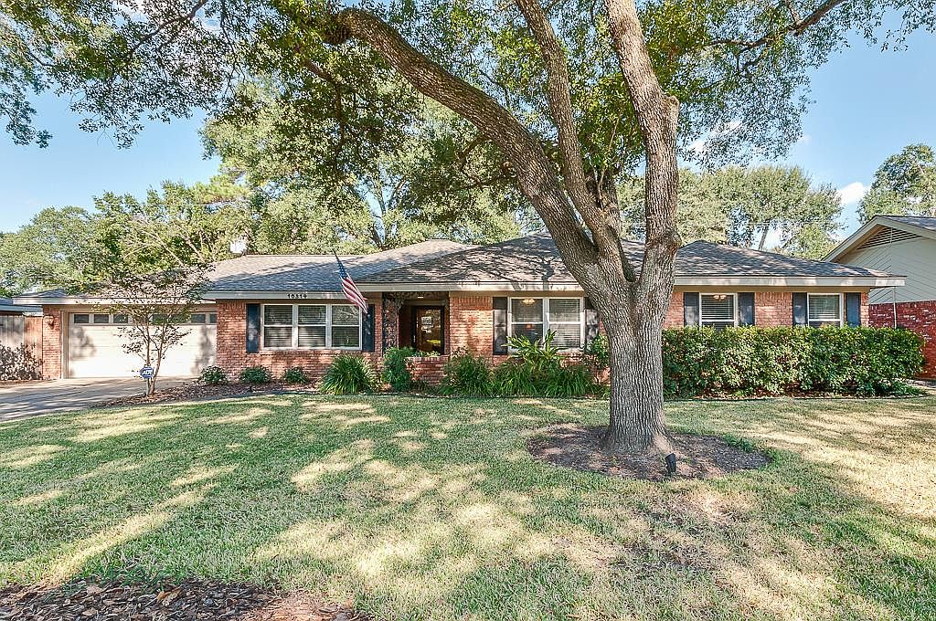 10314 Shadow Wood Dr, Houston, TX 77043 | Zillow