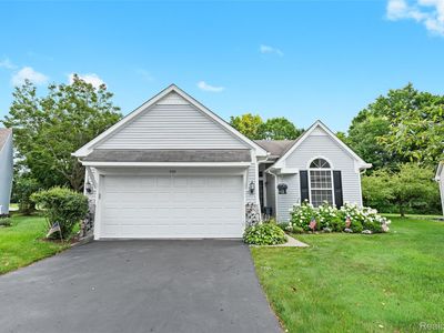930 Yorick Path, Wixom, MI, 48393