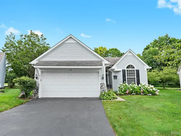 930 Yorick Path, Wixom, MI 48393
