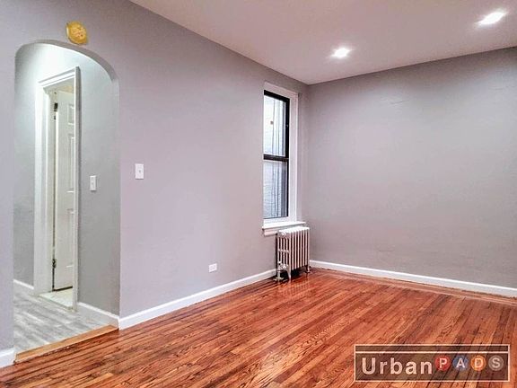 2nd image of 808 Park Pl #1C