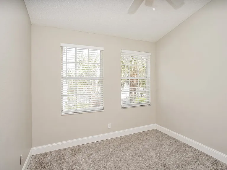 740 Vallance Way NE — Photo 13