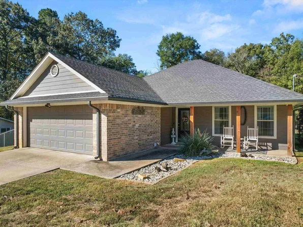 1607 Larissa St, Longview, TX 75604