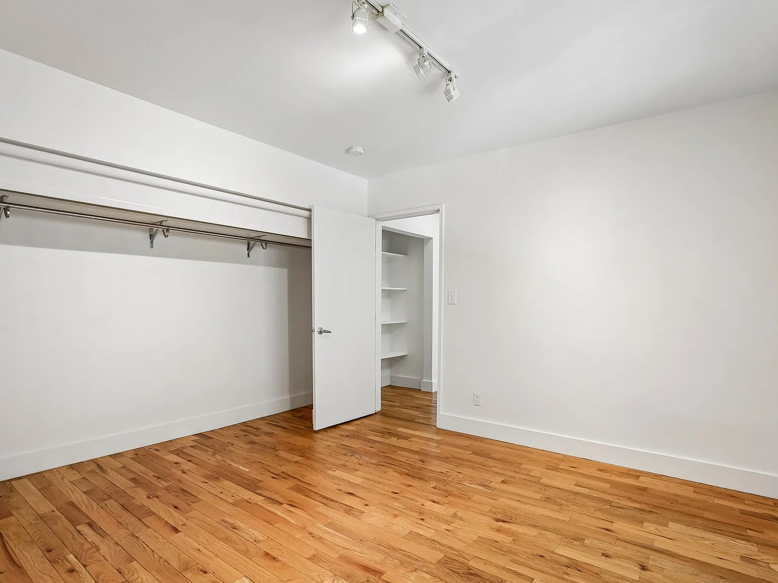 3 bed, 1000 sqft, $2,600 — Photo 4