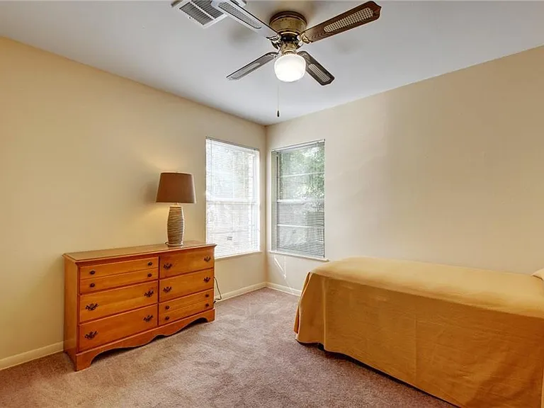 607 Bellevue Pl #B — Photo 14