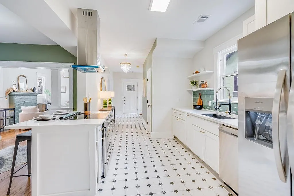 4 bed, 1764 sqft, $2,300 — Photo 3