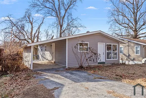 4 bed, 844 sqft, $1,850 — Photo 2