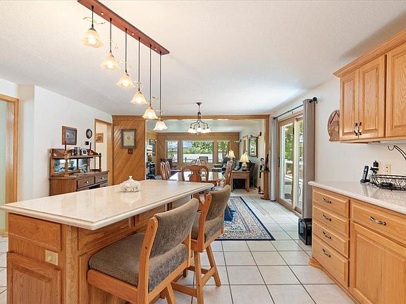 4th image of 15809 Pine Shores Rd