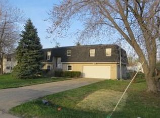 1N035 Fanchon St, Carol Stream, IL 60188