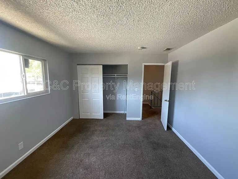 292 Grecia Ct — Photo 8