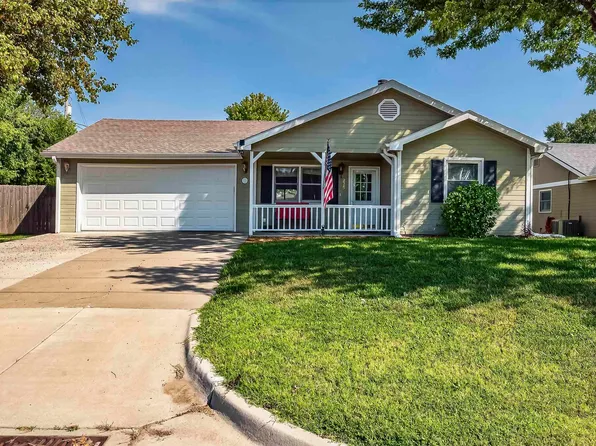 225 Hackberry Ave, Manhattan, KS 66502