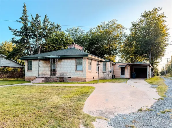 622 S 14th St, Chickasha, OK 73018
