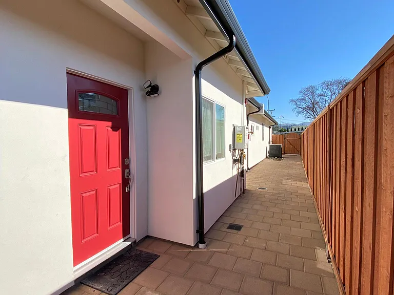 42847 Peachwood St — Photo 1