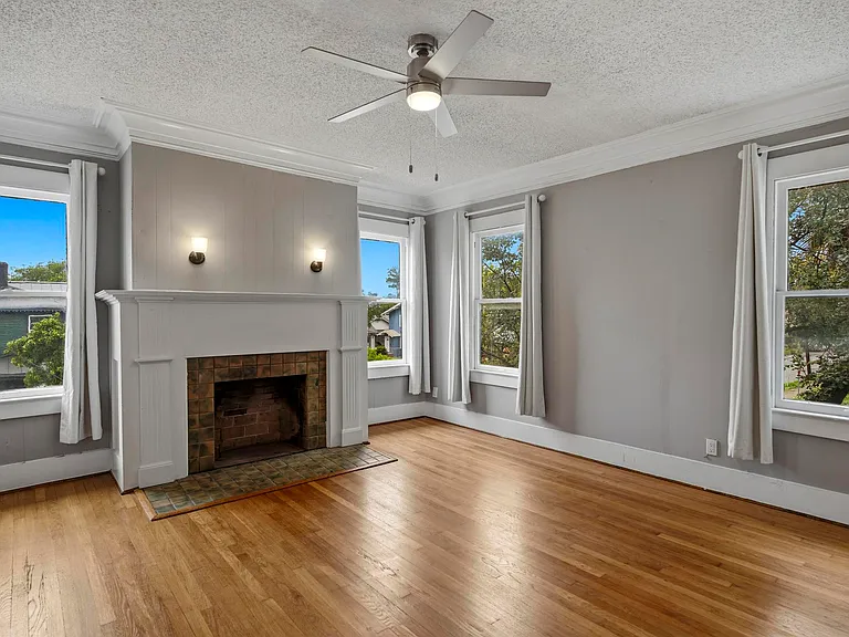 1044 W Mistletoe Ave #4 — Photo 7