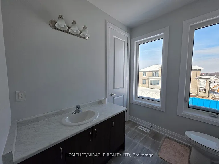 Upper Thames Dr — Photo 17