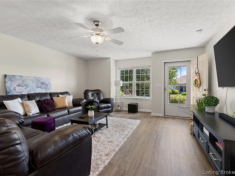 7836 Joseph Dr — Photo 3