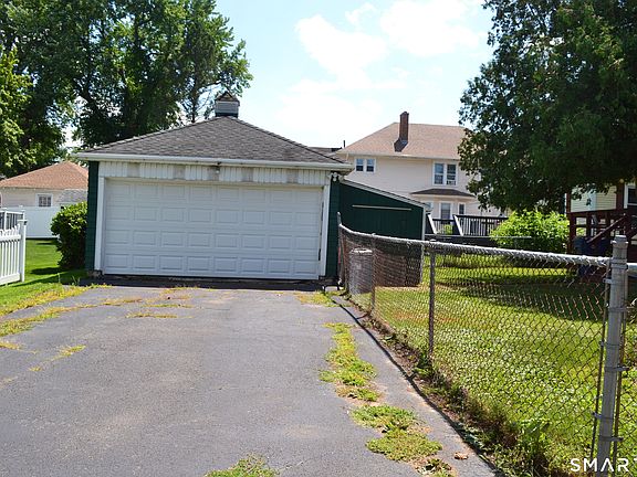 5th image of 284 Deerfield Road
