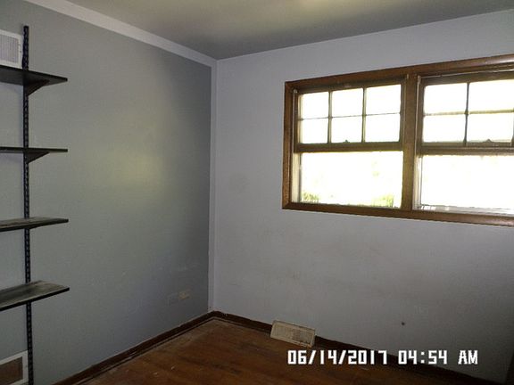4th image of 21655 Jeffery Ave