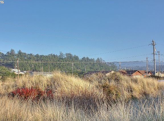 3rd image of 1606 NW Oceania Dr