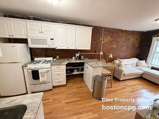 Building Photo - 60 N Margin St #8
