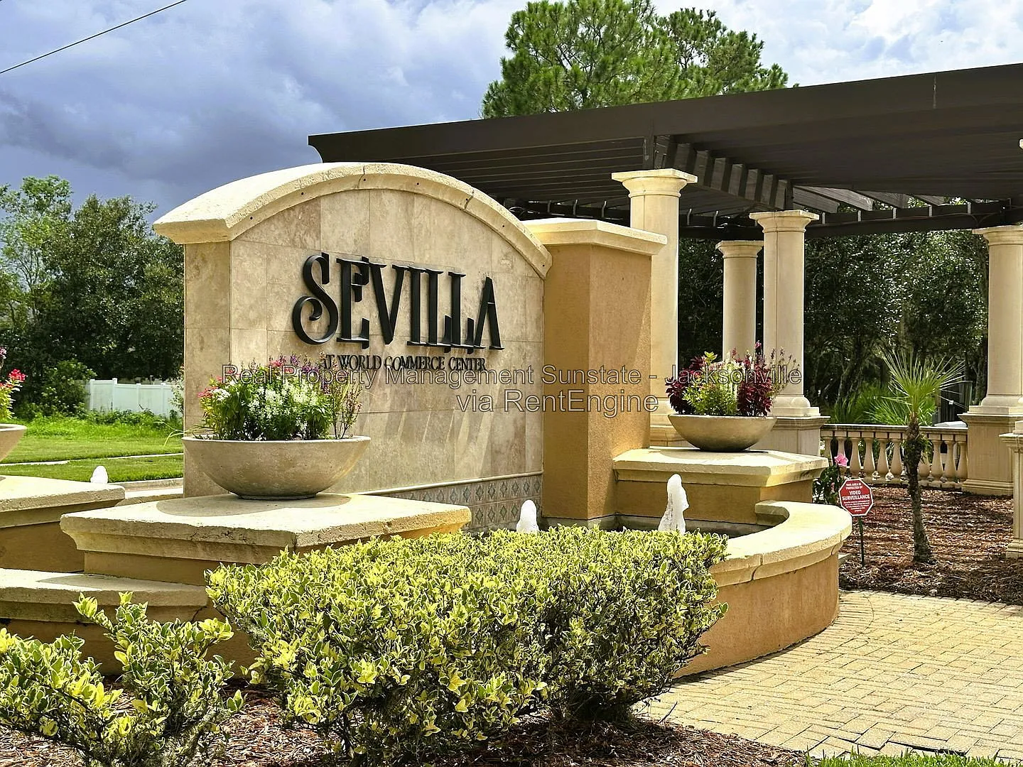 3 bed, 2.5 bath, 2200 sqft, $2,495 — Photo 2
