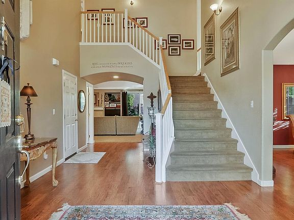 3rd image of 1625 Kensington Park Dr