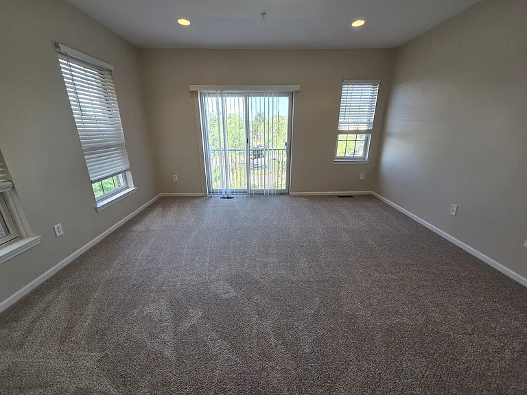 526 Graten St — Photo 14