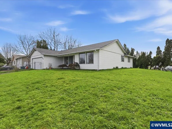 990 Hazel St, Aumsville, OR 97325