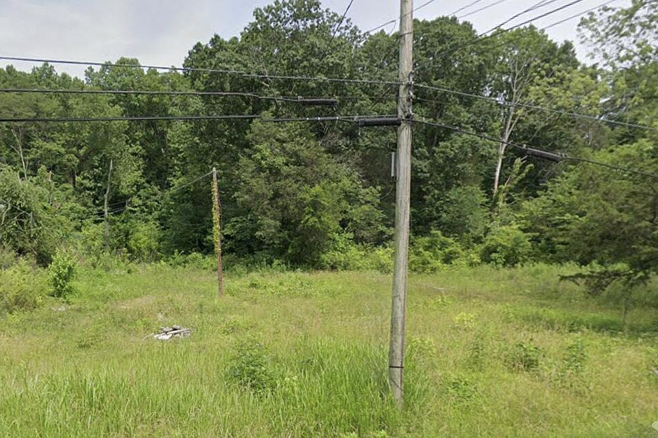2nd image of 3058 Lake City Hwy