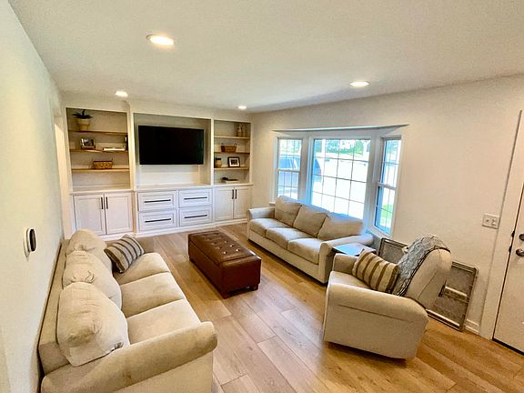 5th image of 4509 Canterbury Ave