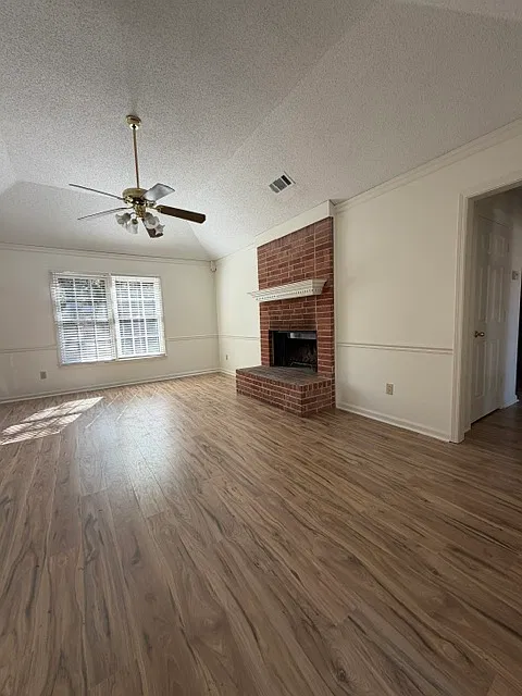 4 bed, 1800 sqft, $2,250 — Photo 4